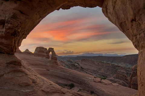 Sunrise over Delicate Arch in the Arches National Park, USA, North America