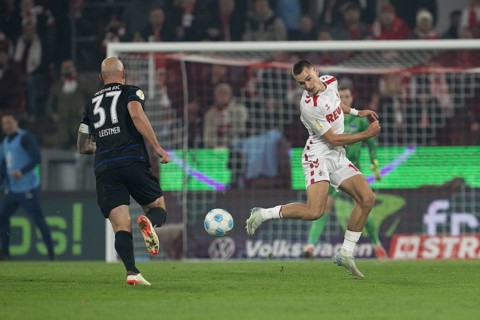 BEAUTIFUL SPORTS/ (DFL/DFB REGULATIONS PROHIBIT ANY USE OF PHOTOGRAPHS AS IMAGE SEQUENCES AND/OR
