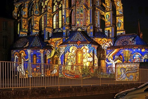 Church of Saint Pierre, illuminated, Chartres en Lumieres