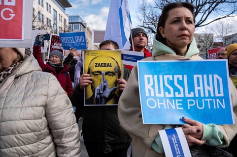 17.03.2024, Berlin, Germany, Europe, Thousands of people protest in front of the Russian Embassy on