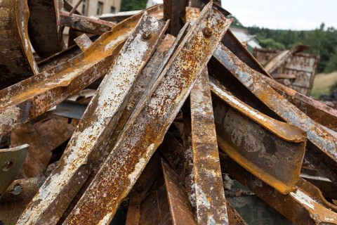 Large rusty steel beams for recycling
