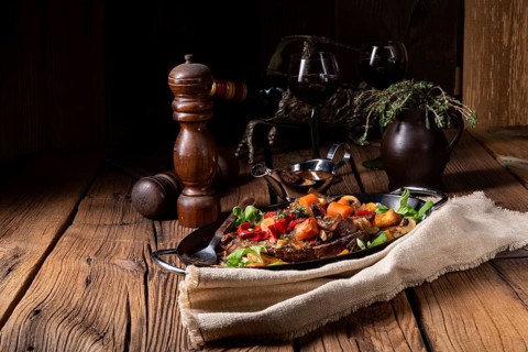 Tender beef with various vegetables