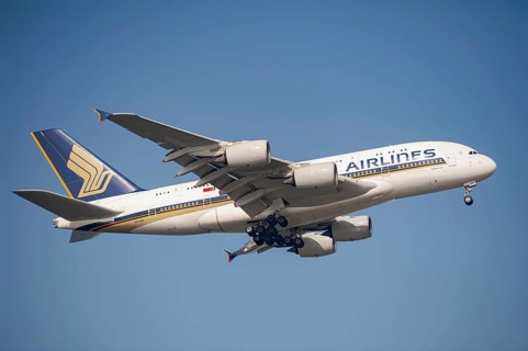 26.07.2023, Singapore, Republic of Singapore, Asia, A Singapore Airlines Airbus A380-800 passenger