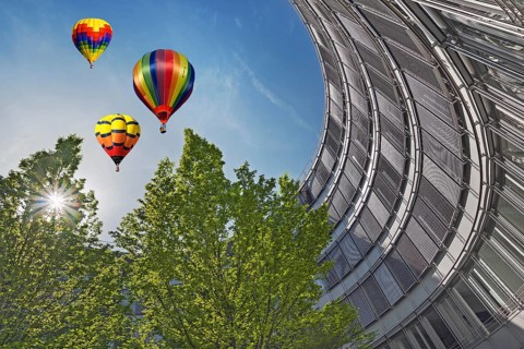 Composing tethered balloons, the -Thirtyfive- building at Maximilianstraße 35, Altstadt-Lehel,