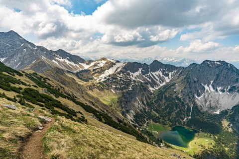 Entschenkopf crossing with a fantastic panoramic view of the Upper and Lower Gaisalpsee and the