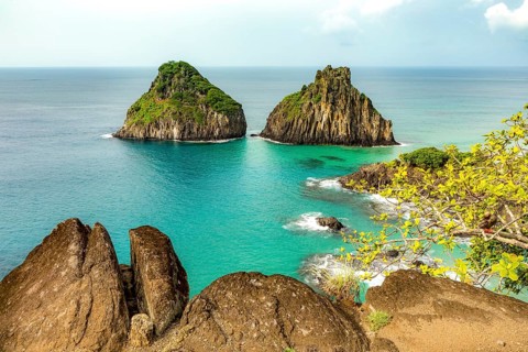 Fernando de Noronha, Brasil. Turquoise water around the Two Brothers rocks, UNESCO World Heritage