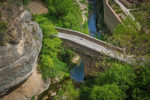 Puente de las Curtidurías is another name for the Puente de San Miguel or the Puente Árabe, which