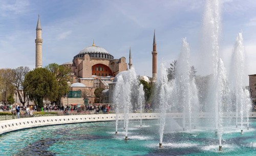 A picture of the Hagia Sophia and the Sultan Ahmet Park Fountain