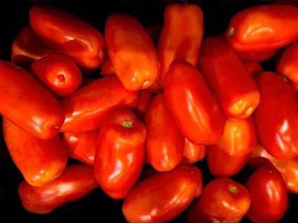Red San Marzano tomatoes in bulk, international