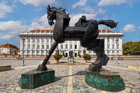 Anscavallo, 1993, sculpture by sculptor Jürgen Goertz, behind Residenz Ansbach, castle, once seat