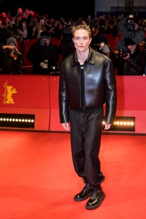 Robert Pattinson on the red carpet at the Special Gala of the film Mickey 17 at the 75th Berlinale