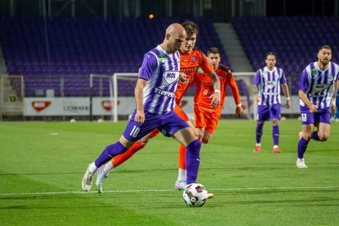 Football NL I. Hungary 2024/25 season, matchday 32: Újpest FC v Nyíregyháza Spartacus***Dangerous