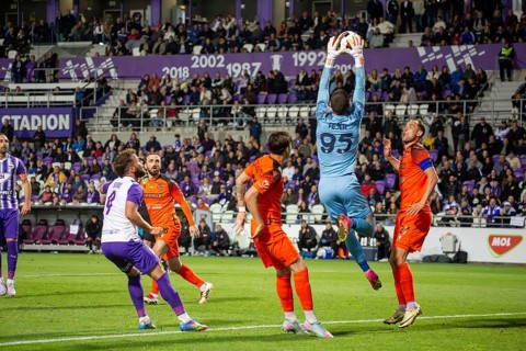 Football NL I. Hungary 2024/25 season, matchday 32: Újpest FC v Nyíregyháza Spartacus***Goalkeeper
