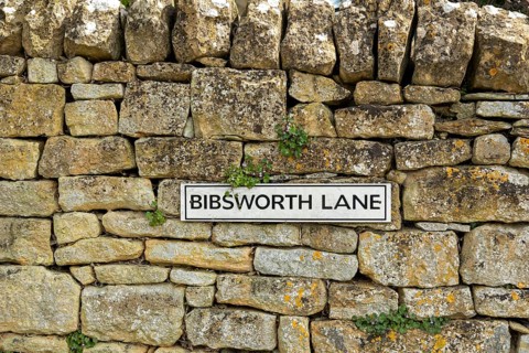 Wall, street sign, Bibsworth Lane, Broadway, Worcestershire, The Cotswolds, England, Great Britain