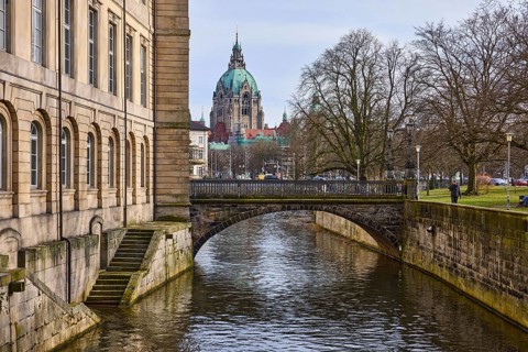 Leineschloss, Leineschlossbrücke, castle, facade, sandstone architecture, sandstone staircase,