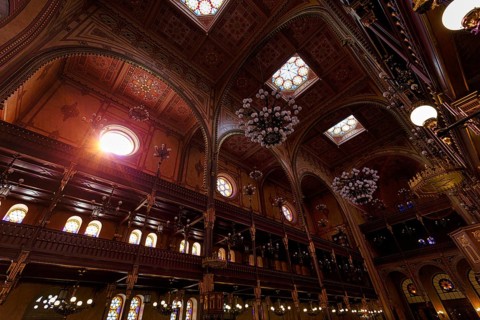 Artfully decorated interior, incidence of light through windows, rays of sunlight, Great Synagogue,