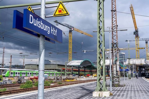 Modernisation of Duisburg Central Station, the platforms of the 13 tracks are being renewed, 2
