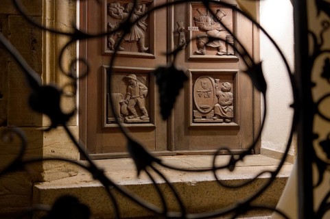 Nostalgic wooden door with gastronomic motifs, Schwäbisch Hall, Kocher Valley, Kocher, Old Town,
