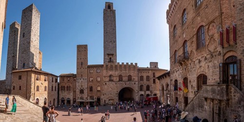 SAN GIMIGNANO, ITALY, SEPTEMBER 20, 2023, Main square Piazza del Duomo in San Gimignano with its
