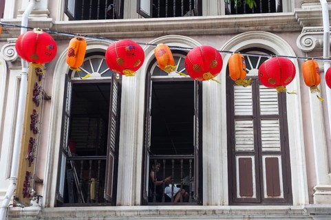 17.12.2017, Singapore, Republic of Singapore, Asia, Traditional shophouse with lanterns in the