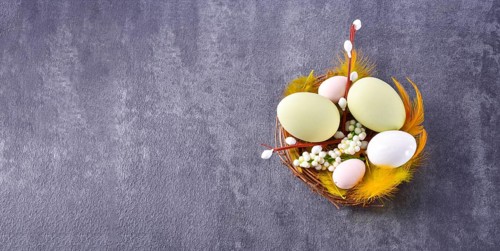 The perfect table with colourful table decorations for Easter