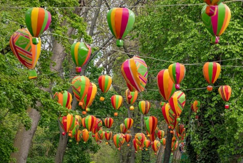 A picture of multiple colorful balloons decorating the Margaret Island