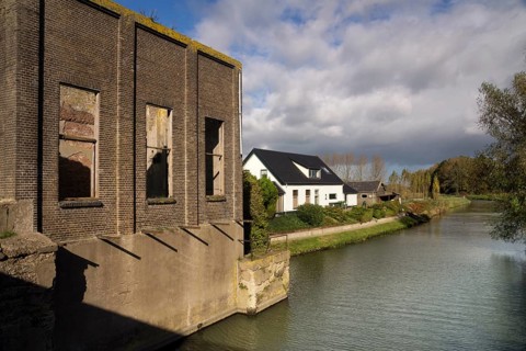 Ruined pumping station Rijkse Sluis near the dutch village Alphen