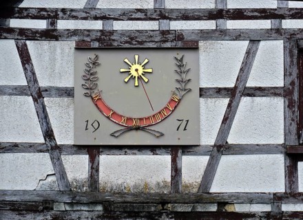 Historical sundial, Historical sundial
