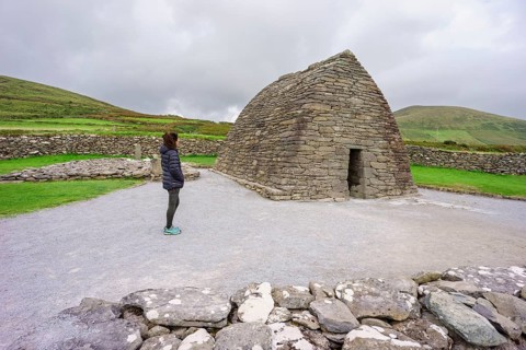 Gallarus Oratory, (Séipéilín Ghallarais), early Christian church, Dingle Peninsula, County Kerry,
