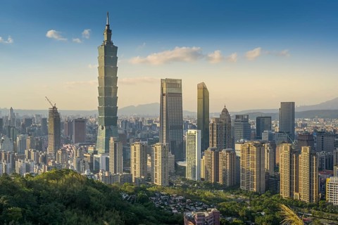 Panoramic view of the Taipei skyline from Elephant Mountain, Taiwan, Asia