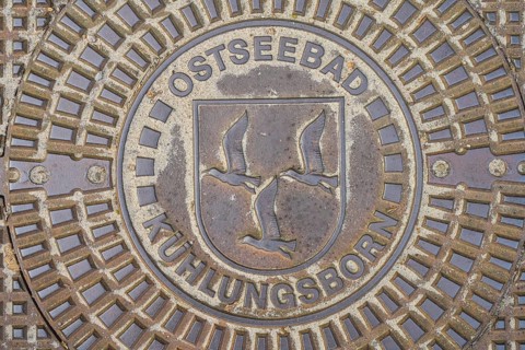 Gully cover with coat of arms 3 seagulls, Kühlungsborn, district of Rostock, Mecklenburg-Western