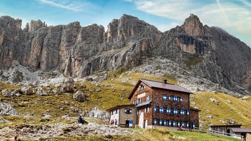 Rifugio Roda di Vael (Croda Rossa hut) in the Dolomites