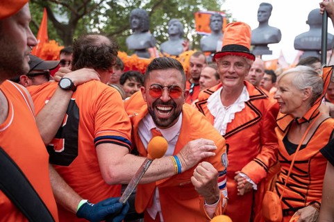06/07/2024, Berlin, Germany, Europe, Fans of the Dutch national football team celebrate on a fan