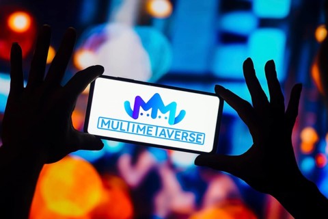 In this photo illustration, the MultiMetaVerse Holdings Limited logo is displayed on a smartphone
