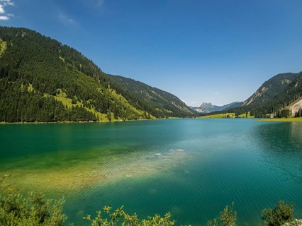 Wonderful hike around the Vilsalpsee with a waterfall