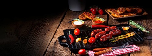 Chilli chorizo sausage with tomato bruschetta