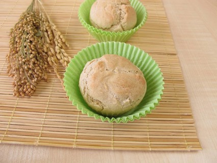 Roll muffins made from spelt, millet and rice