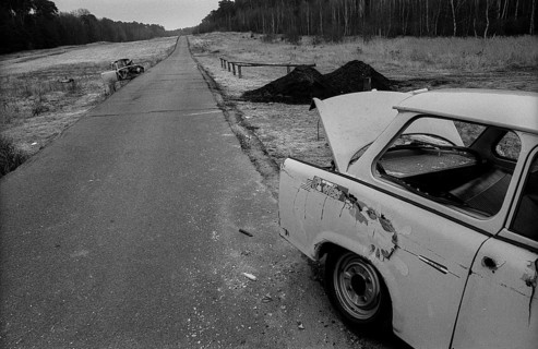 Germany, Berlin, 18.12.1991, access road to the exclave Steinstücken, former wall strip, destroyed