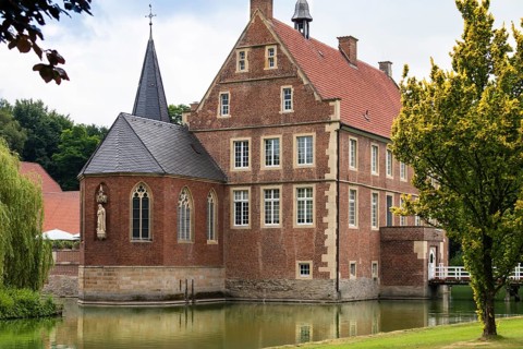 Hülshoff Castle near Havixbeck is one of the most popular excursion destinations in the Münsterland