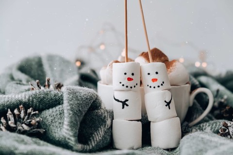 Two happy funny marshmallow snowmen. Marshmallow friends. Diy. Sweet treat for kids funny