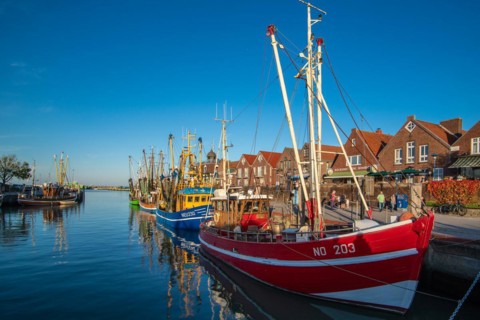 The harbour of Neuharlingersiel, East Frisia, Lower Saxony, fishing boats, fishing cutter,