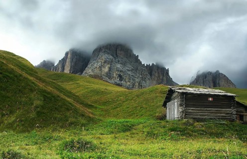 Mountain hut near the Plattkofel, Val Gardena, Italy, Europe