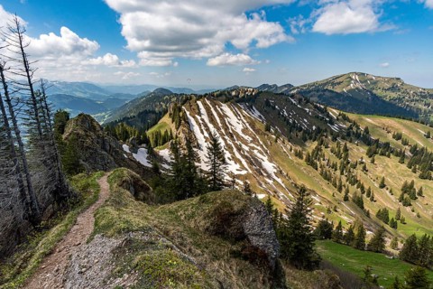 Fantastic mountain tour to the Siplingerkopf and Heidelbeerkopf from the Gunzesried valley in the