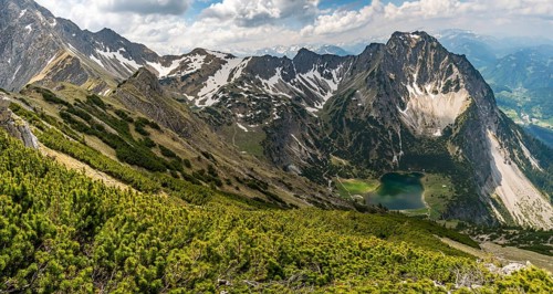 Entschenkopf crossing with a fantastic panoramic view of the Upper and Lower Gaisalpsee and the