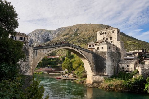 Stari Most, bridge over the river Neretva, old town centre of Mostar, Bosnia-Herzegovina