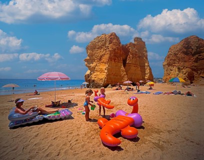 Praia da Rocha near Portimao, lively beach, Algarve, Portugal, Europe