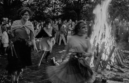 GDR, Berlin, 30 April 1990, 1st Walpurgis Night in Prenzlauer Berg (at the water tower), witches'