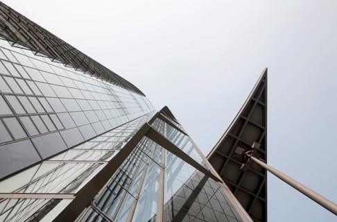 Posttower, built 2000-2002 by Murphy/Jahn, view with canopy