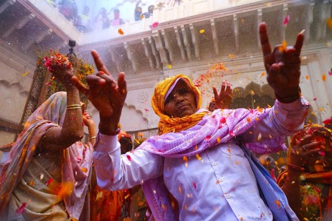 Widows dancing celebrating Holi festival, Gopinath temple, Uttar Pradesh, India, Asia