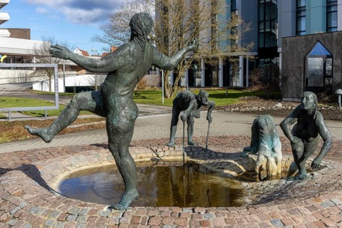 Life-size bronze sculptures of female figures from the Gesundbrunnen, Bad-Buchau, Upper Swabia,